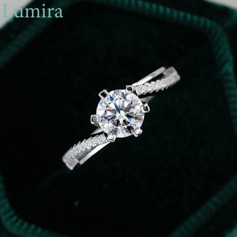 Lumira Sparkling Twisted Arm M - Moissanite Engagement Ring 1 Carat ulasan dan harga